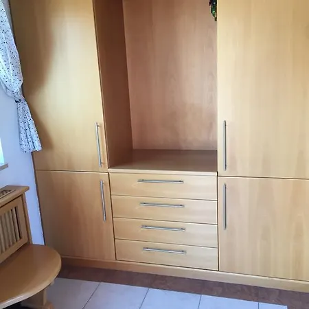 Ellmer Apartment